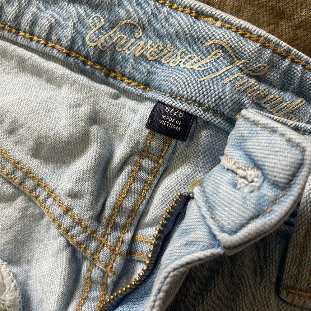 Universal Thread High Rise Jeans Size 6/28 - Picture 3 of 5